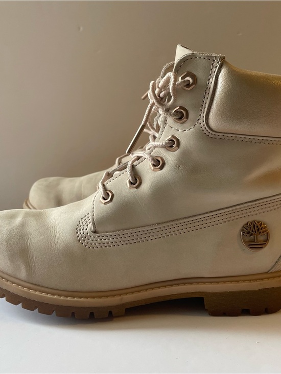 Timberland Shoes - Women's 8 Timberland Cream/Tan Leather Lace-Up Boots